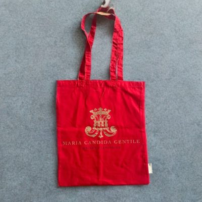 Tote bag rossa con logo oro